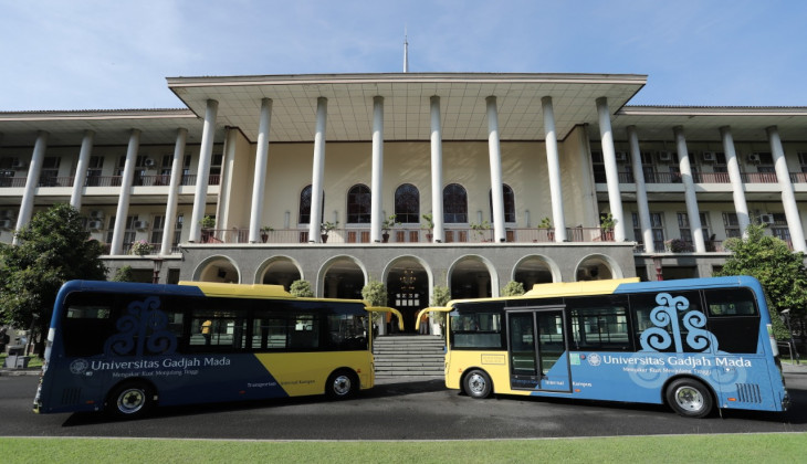 Keren! 4 Kampus Ini Sudah Punya Bus Listrik zonaebt.com