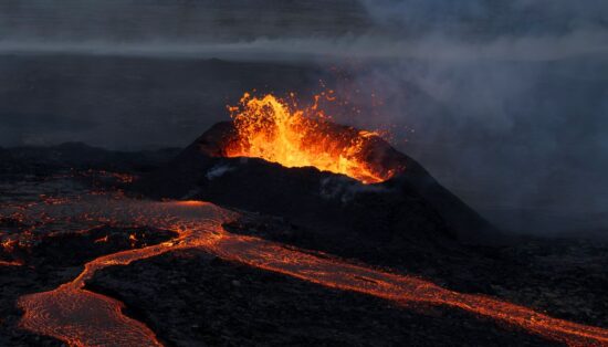 Ilustrasi Kondisi Lava Gunung Berapi zonaebt.com