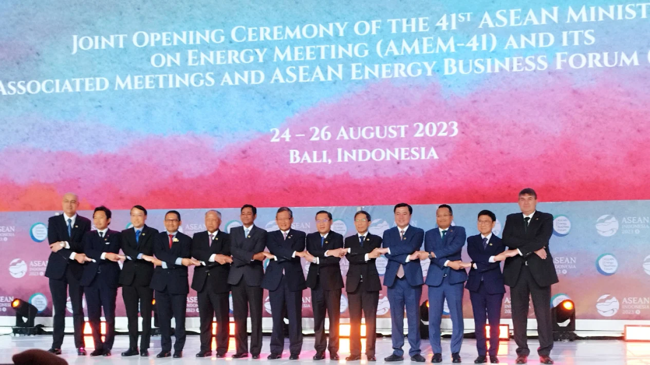 ASEAN Ministers on Energy Meeting (AMEM) ke-41dan ASEAN Energy Business Forum (AEBF) 2023 di Bali, Kerjasama EBT Indonesia dengan Negara-Negara Teluk, zonaebt.com