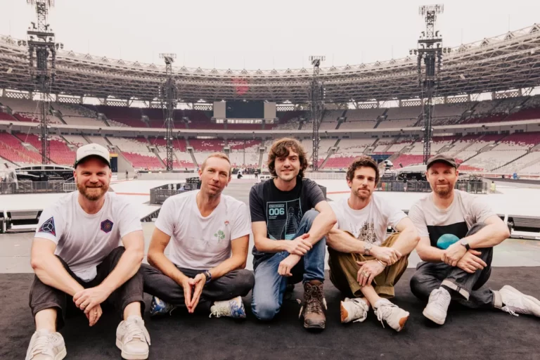 Coldplay: Konser Ramah Lingkungan Hingga Sumbang Kapal Pembersih Sampah ke Indonesia Zonaebt.com