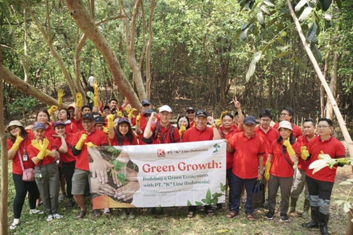 Kegiatan CSR “Green Growth”