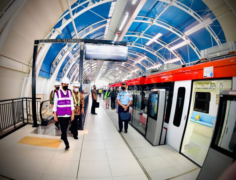 Beroperasi Tanpa Masinis, Intip Kecanggihan LRT Jabodetabek Zonaebt.com