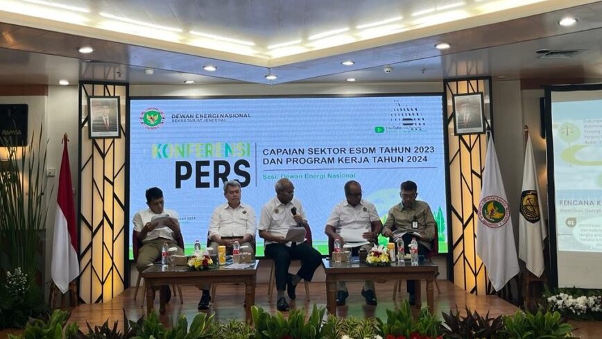 Isu Penurunan Target Bauran EBT Indonesia Pada 2025 - Zonaebt.com