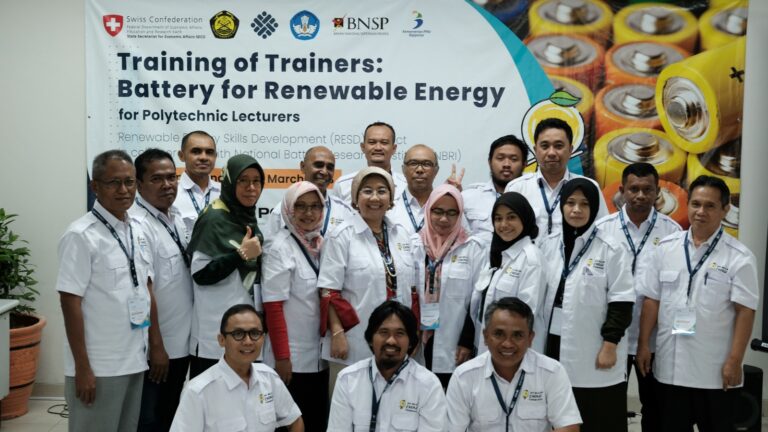 Swiss dan Indonesia Kerja Sama Tingkatkan Kapasitas Dosen Politeknik terkait Teknologi Baterai untuk Energi Terbarukan zonaebt.com