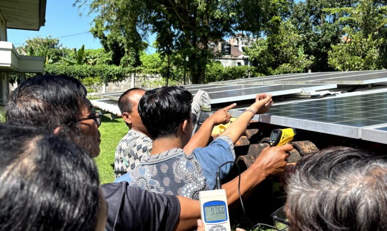 Program SINAR ZONAEBT Bekali KDMP Kompetensi PLTS demi Target 100 GWh Energi Surya zonaebt.com