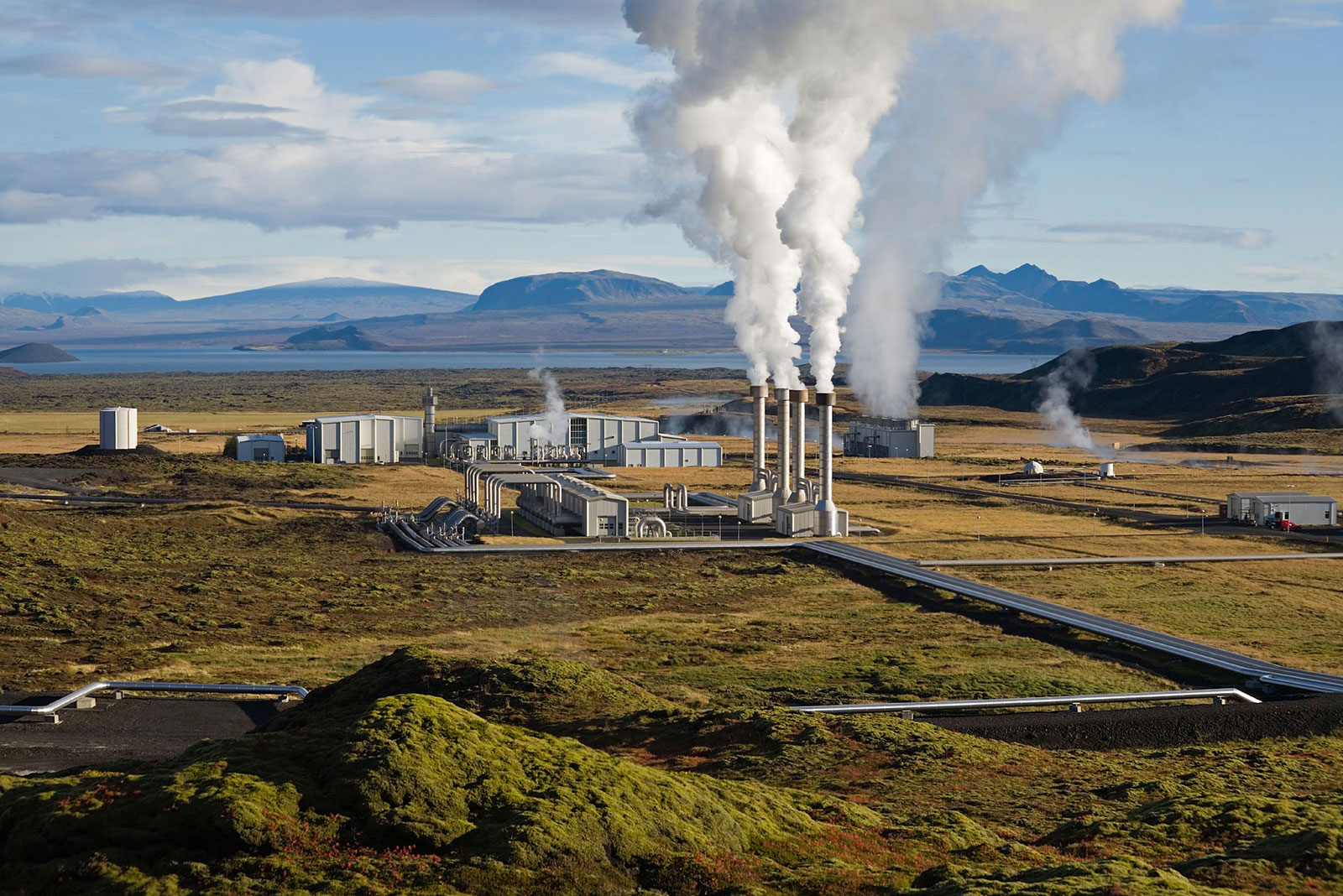 Ilustrasi Panas Bumi. Sumber : Star Energy Geothermal zonaebt.com