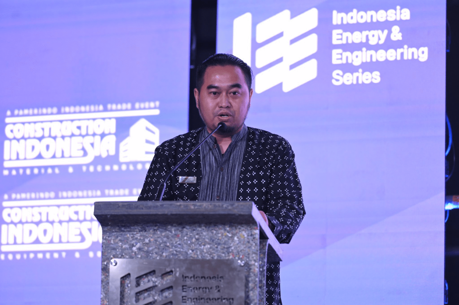 Opening remarks oleh Event Lead IEE Series,Hanung Hanindito pada Opening Ceremony IEE Series 2025 - Construction and Engineer Week zonaebt.com