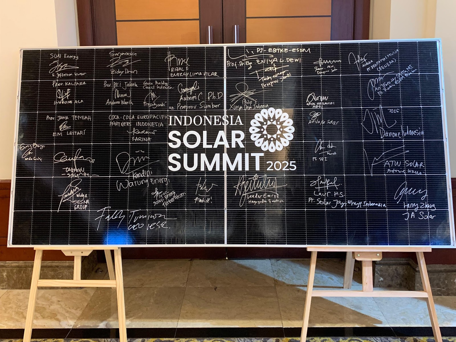 Indonesia Solar Summit 2025 zonaebt.com