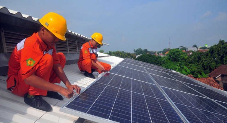Kejar Target PLTS 100 GW, Industri Panel Surya Lokal Siap Bangkit zonaebt.com