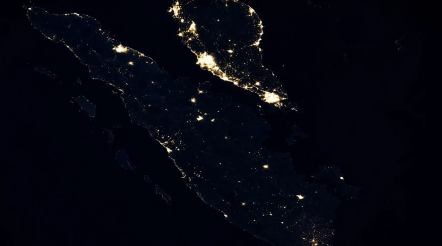 PLTS Atap dan Baterai, Solusi Ketahanan Energi Setelah Indonesia Blackout zonaebt.com