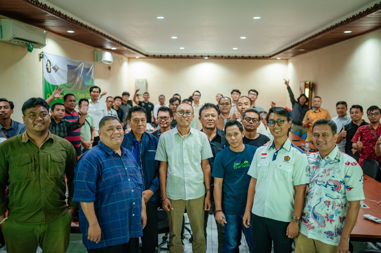 Perjalanan SINAR ZONAEBT Cetak 50 Teknisi PLTS Desa untuk “Menjaga Energi Tetap Menyala” zonaebt.com