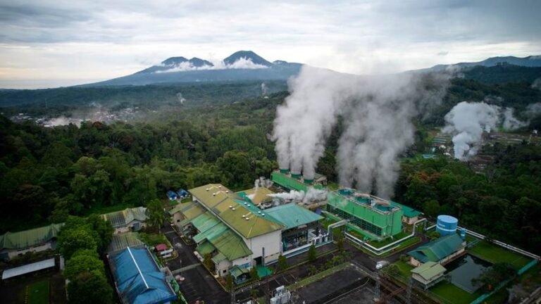 CESS: Pembangkit Panas Bumi Kunci Percepatan Transisi EBT Indonesia zonaebt.com