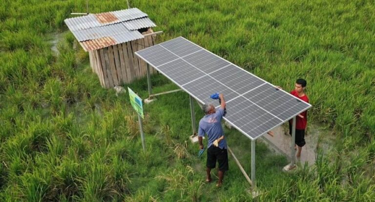 Program SINAR ZONAEBT Jadi Solusi Banyaknya PLTS Desa yang Berujung Mangkrak zonaebt.com
