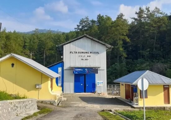Pengoperasian Pembangkit Listrik Tenaga Air Minihidro (PLTM) Gunung Wugul