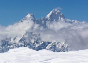 Es Pegunungan Papua Meleleh: Apa Penyebabnya? zonaebt.com