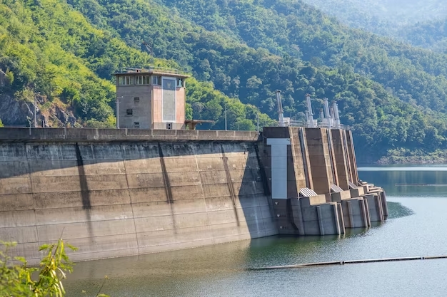 Bhumibol Dam with Hydroelectric Power Plant Reservoir Lake Ping River zonaebt