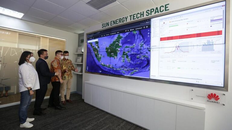 teknologi-pemantau-panel-surya-berbasis-iot_169